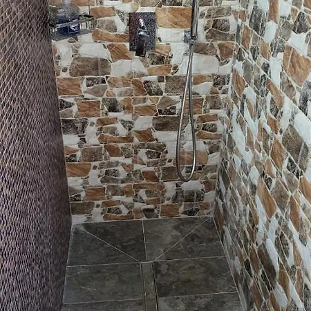 Homestay Lotus Hamrun
